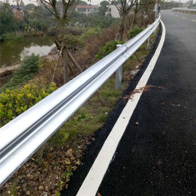 道路護欄的施工質(zhì)量標準與要求是怎樣的？